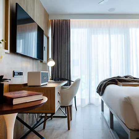Hotel Browns Avenue 5*