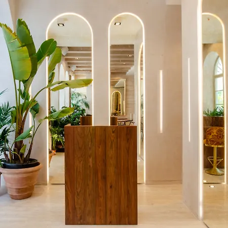 Browns Avenue Отель 5*