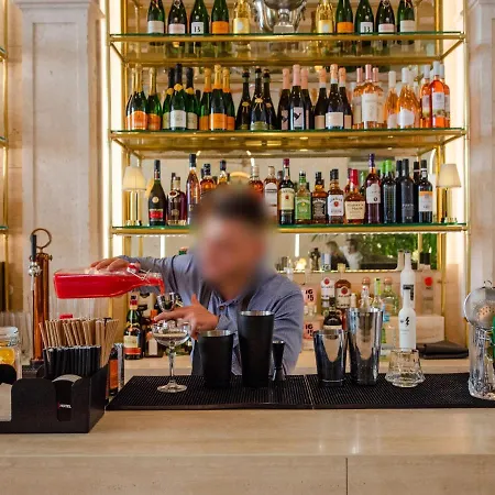 Browns Avenue Отель 5*