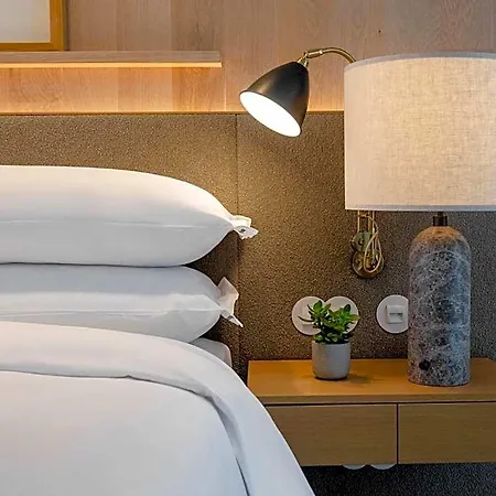 Hotel Browns Avenue 5*