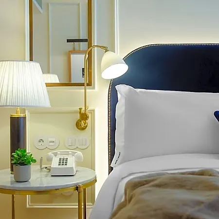 فندق Browns Avenue 5*