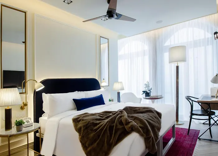 ホテル Browns Avenue 5*