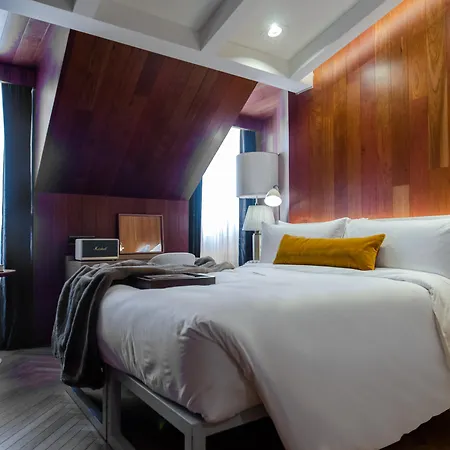 Browns Avenue Otel 5*