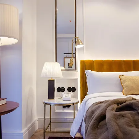 Browns Avenue Otel 5*