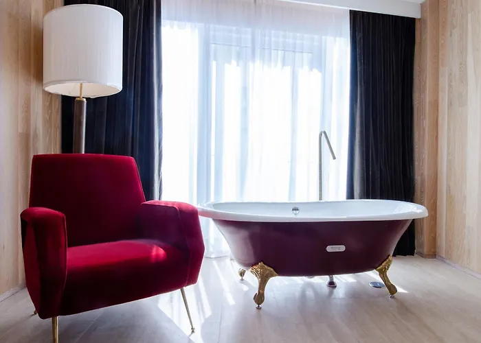 Ξενοδοχείο Browns Avenue 5*