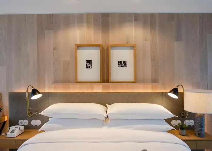 Ξενοδοχείο Browns Avenue 5*